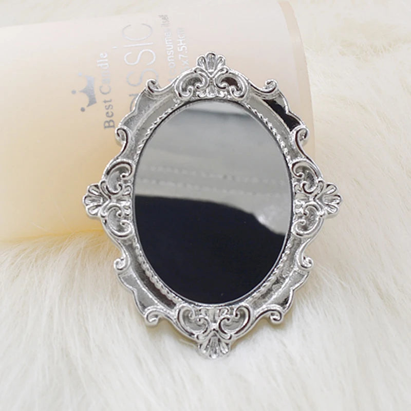 Vintage Mini Mirror Brooches for Women Abstract Baroque Painting Gold Color and Silver Color Metal Pins for Backpacks Gifts