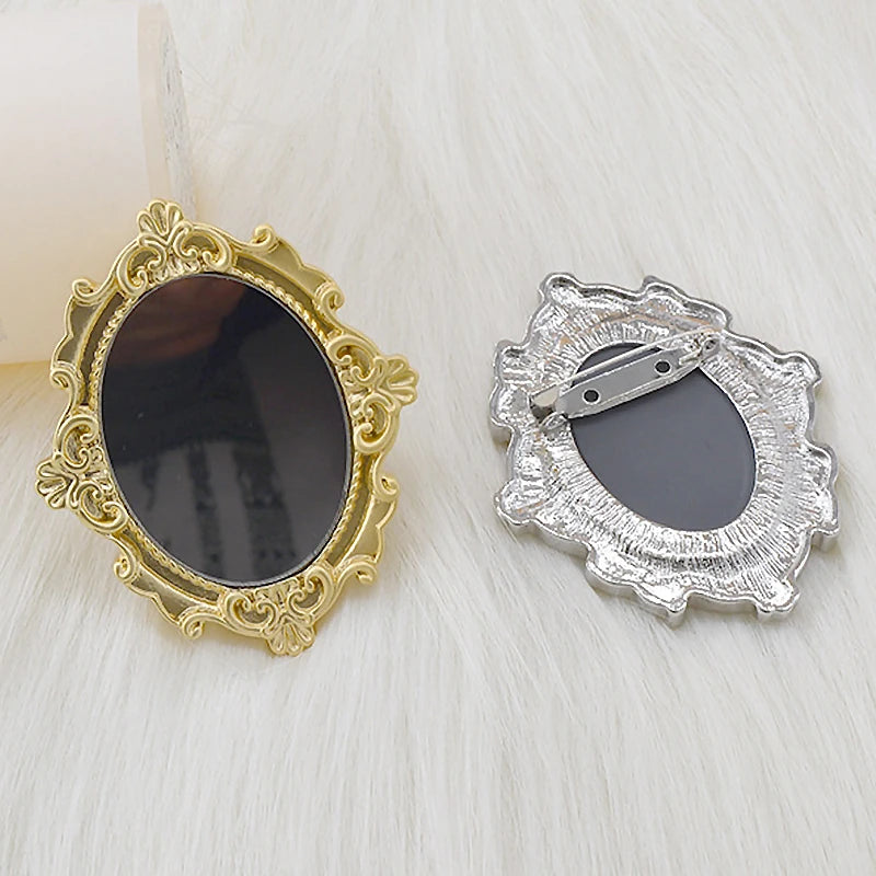 Vintage Mini Mirror Brooches for Women Abstract Baroque Painting Gold Color and Silver Color Metal Pins for Backpacks Gifts