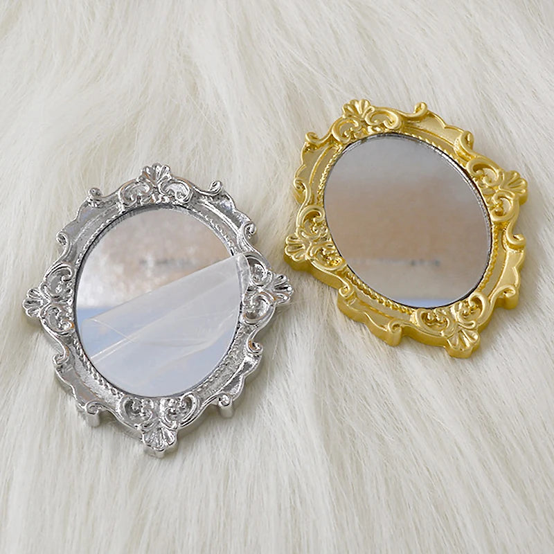 Vintage Mini Mirror Brooches for Women Abstract Baroque Painting Gold Color and Silver Color Metal Pins for Backpacks Gifts
