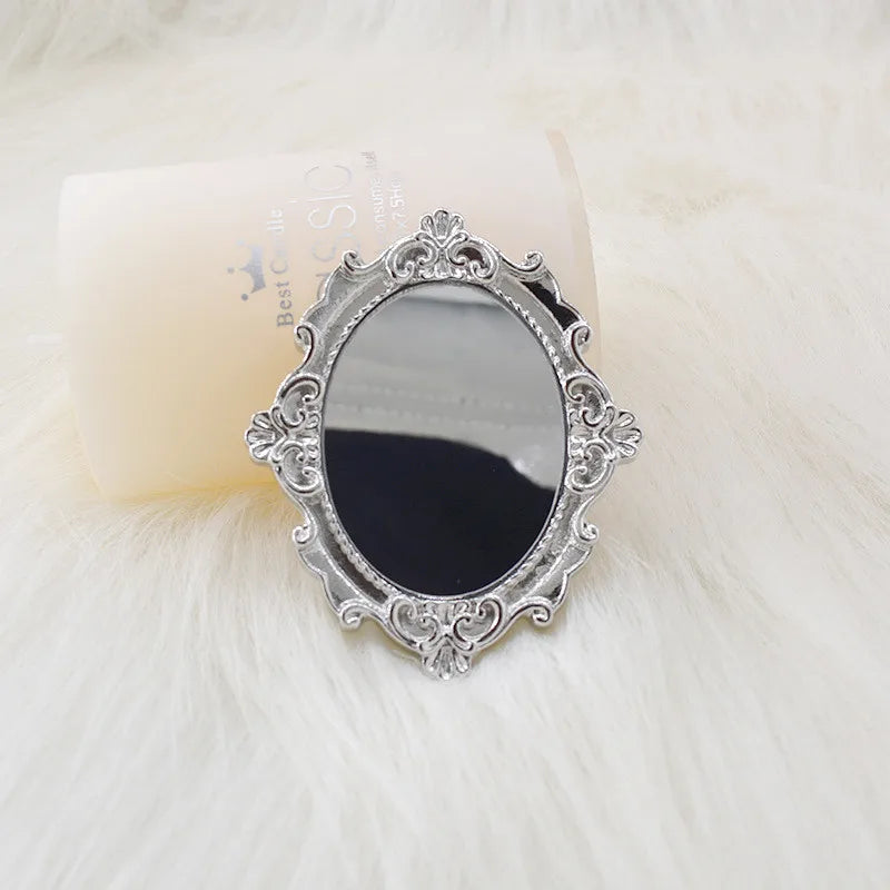 Vintage Mini Mirror Brooches for Women Abstract Baroque Painting Gold Color and Silver Color Metal Pins for Backpacks Gifts